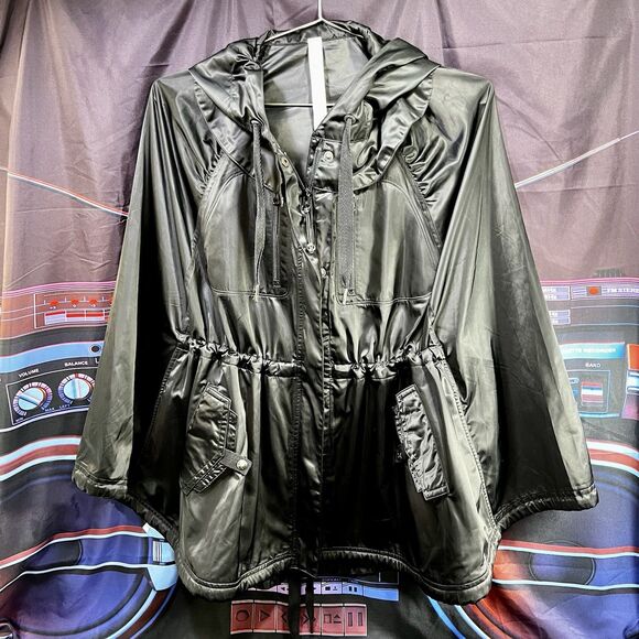 LULULEMON Wanderful Hooded Cape-let Raincoat Poncho Jacket Size M/L - Picture 3 of 9